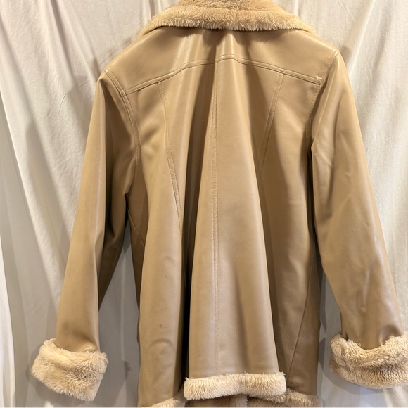 Women's Cream Teddy Jacket with Faux Fur Collar - Picture 5 of 8
